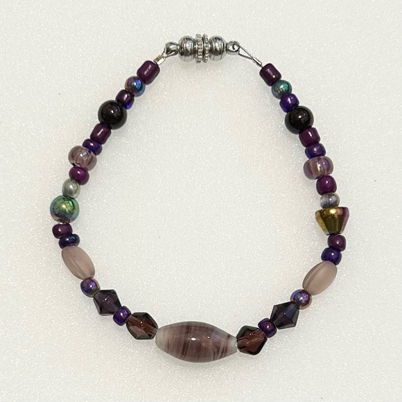 Vintage Purple Glass Bead Braceley Magnetic Clasp 7.25” - Picture 4 of 6